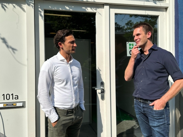 Controller Roy and owner ZIZ Bas